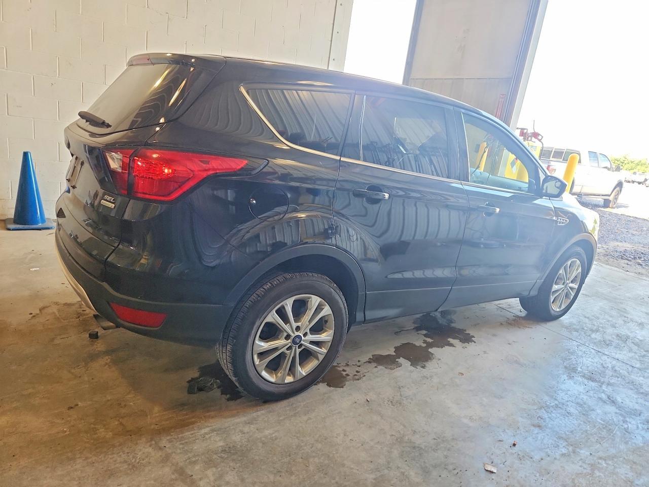 2019 Ford Escape Sel - Image 3