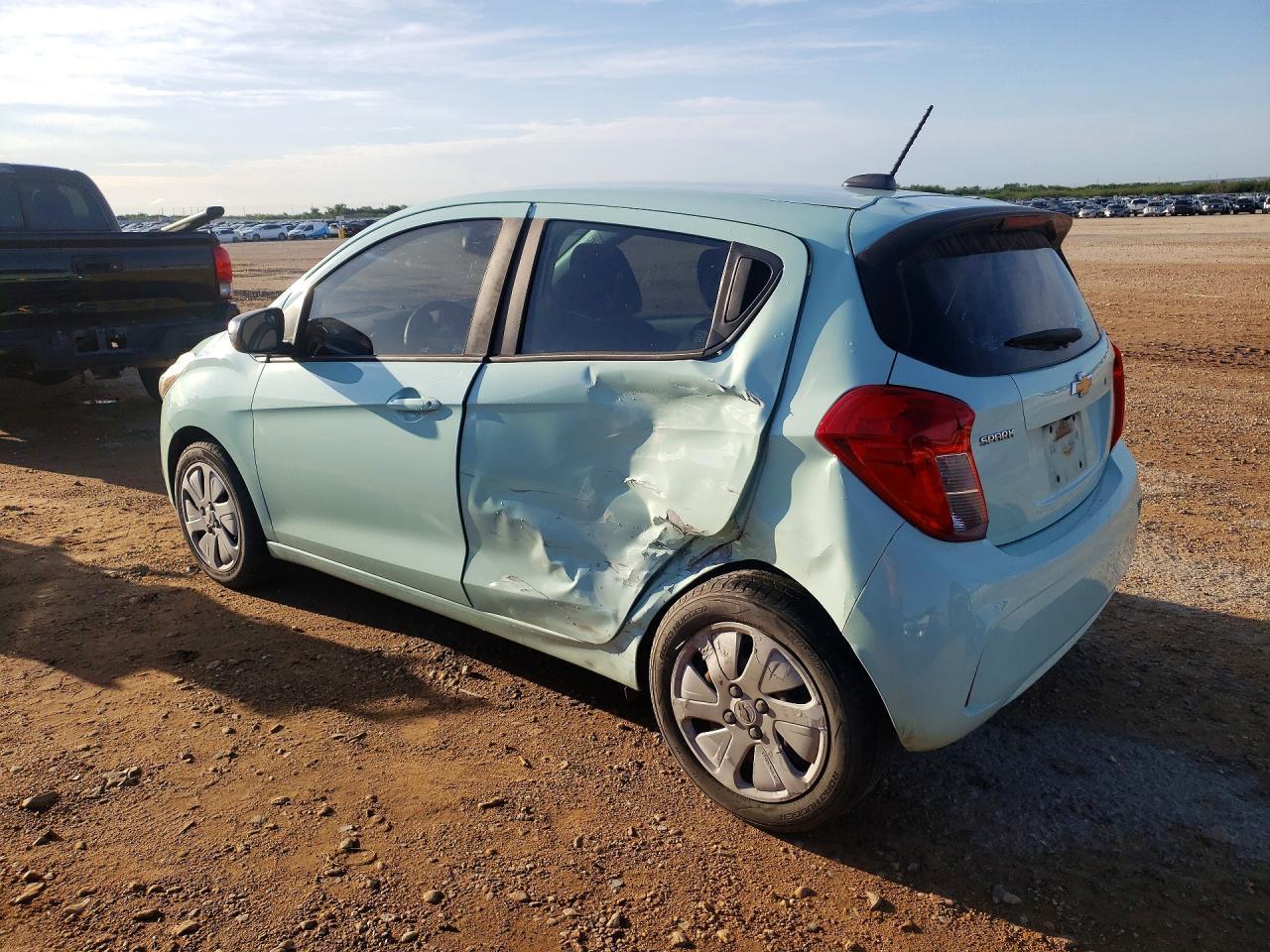 2017 Chevrolet Spark Ls - Фото 2