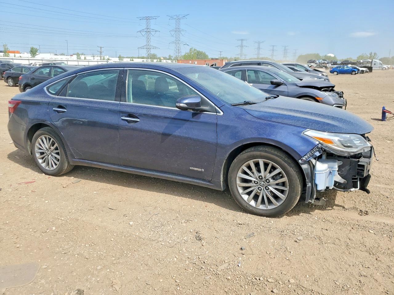 2016 Toyota Avalon Hybrid Limited - Image 4