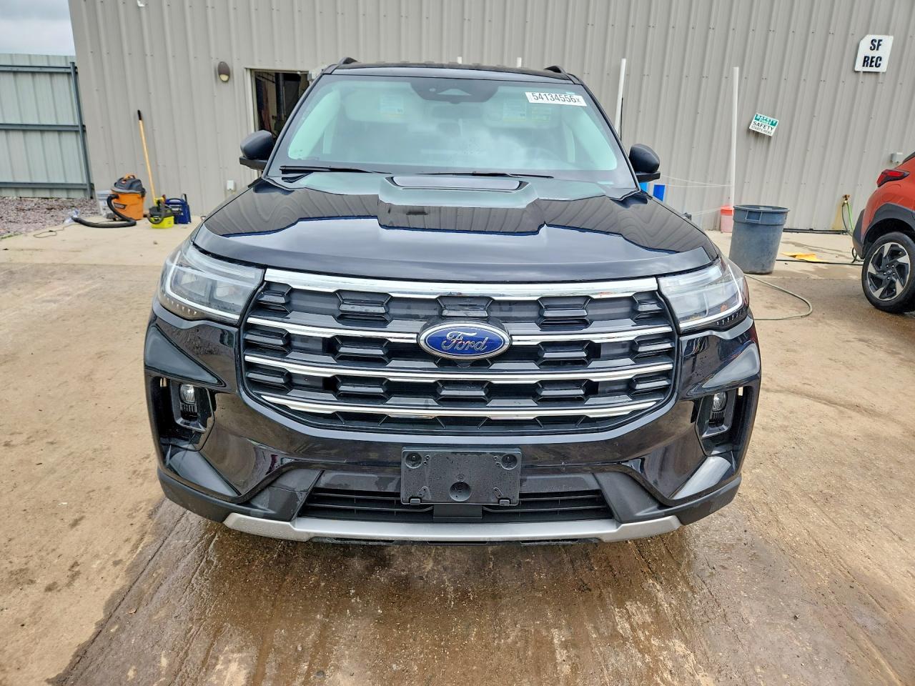 2025 Ford Explorer Active - Image 5