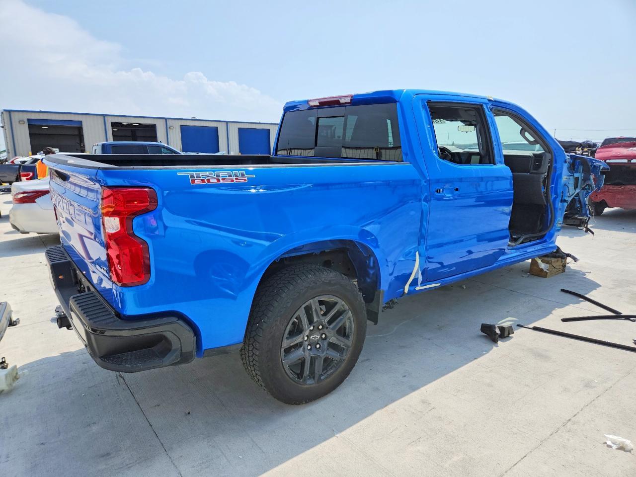 2025 Chevrolet Silverado K1500 Lt Trail Boss - Image 3