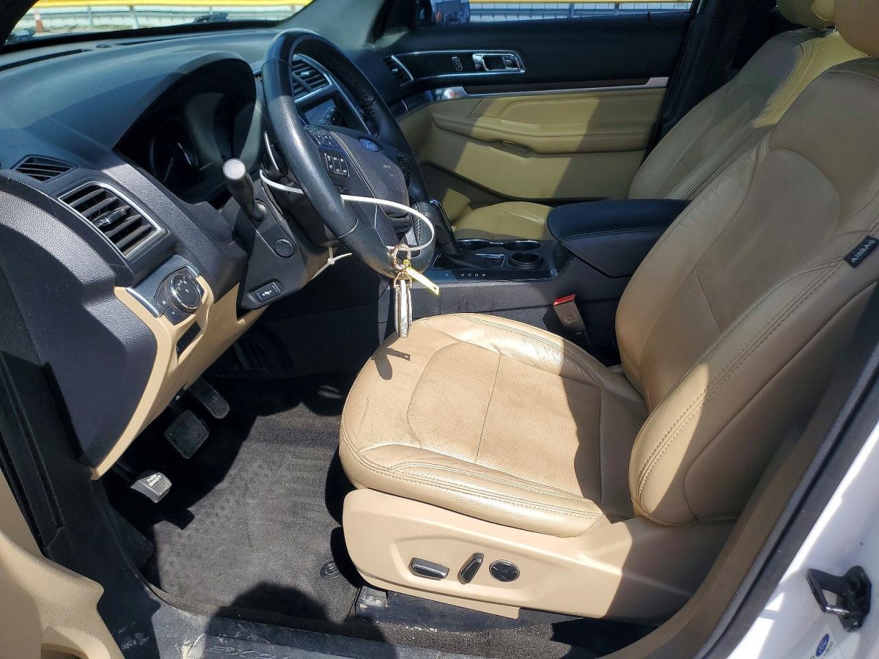 2017 Ford Explorer Limited - Image 7