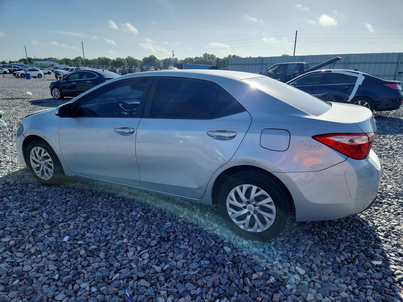 2018 Toyota Corolla Le - Фото 2