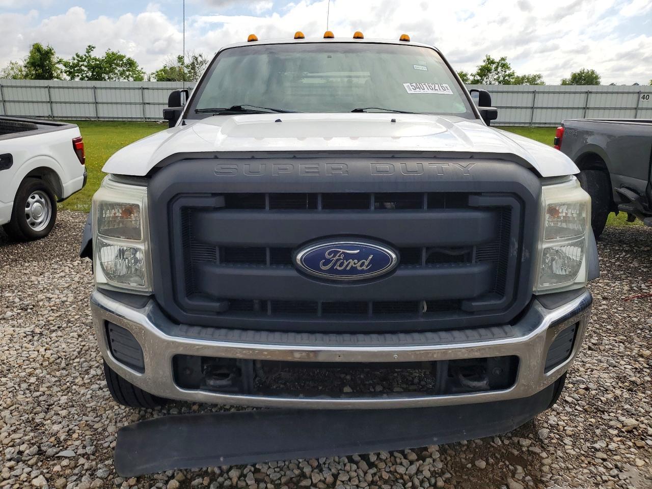 2016 Ford F550 Super Duty - Image 5