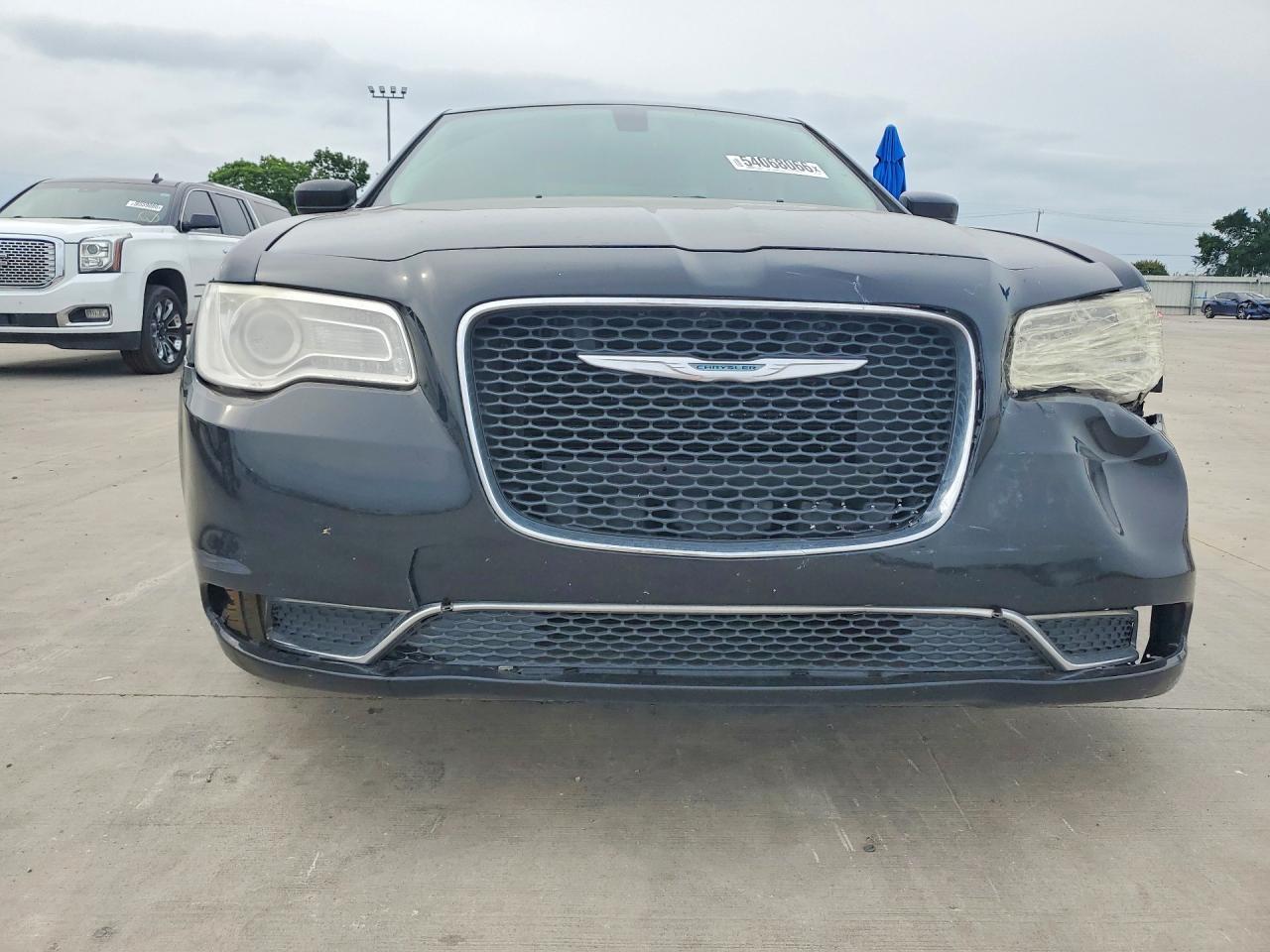 2015 Chrysler 300 Limited - Image 5