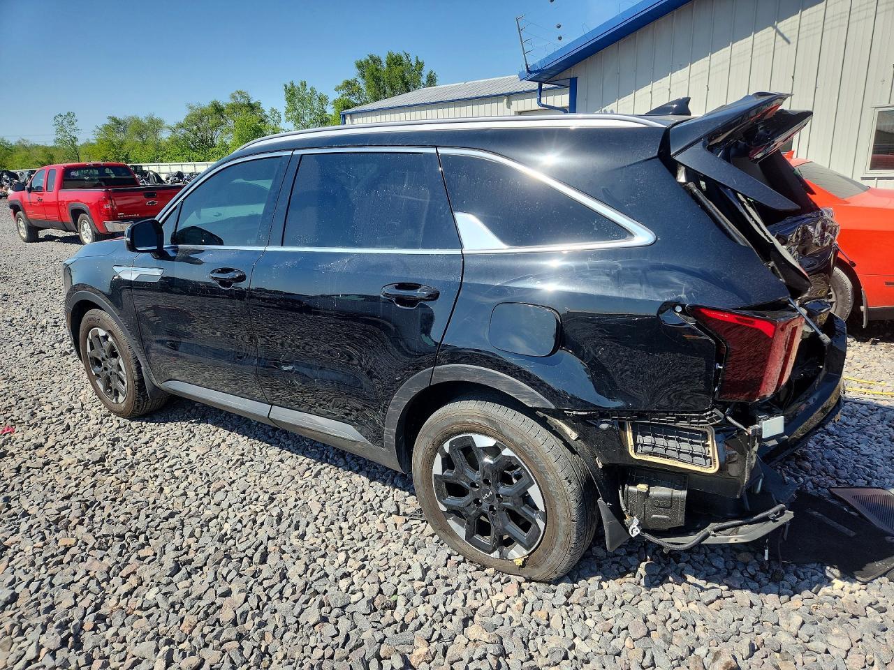 2025 Kia Sorento S - Фото 2