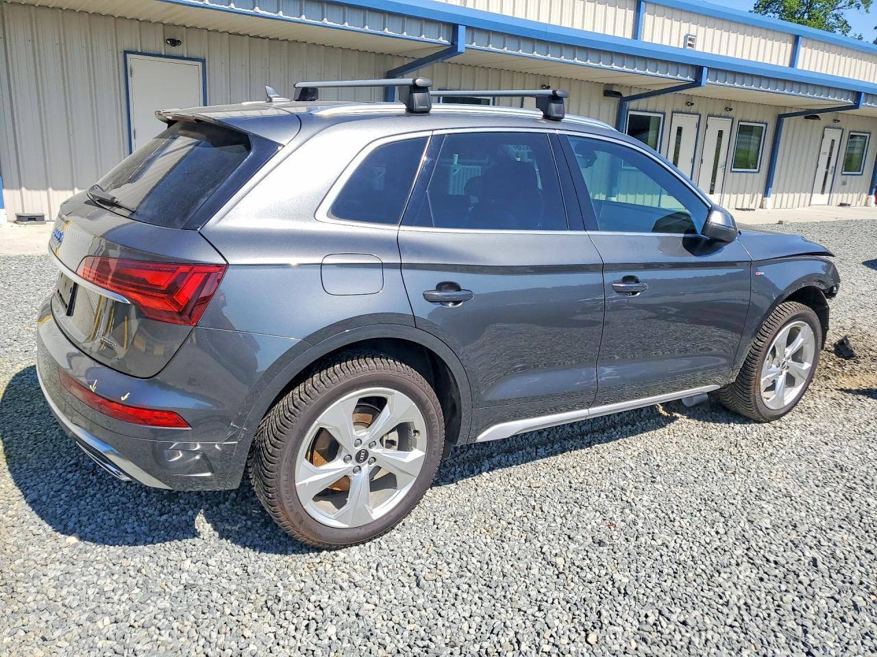 2022 Audi Q5 Premium Plus 45 - Image 3