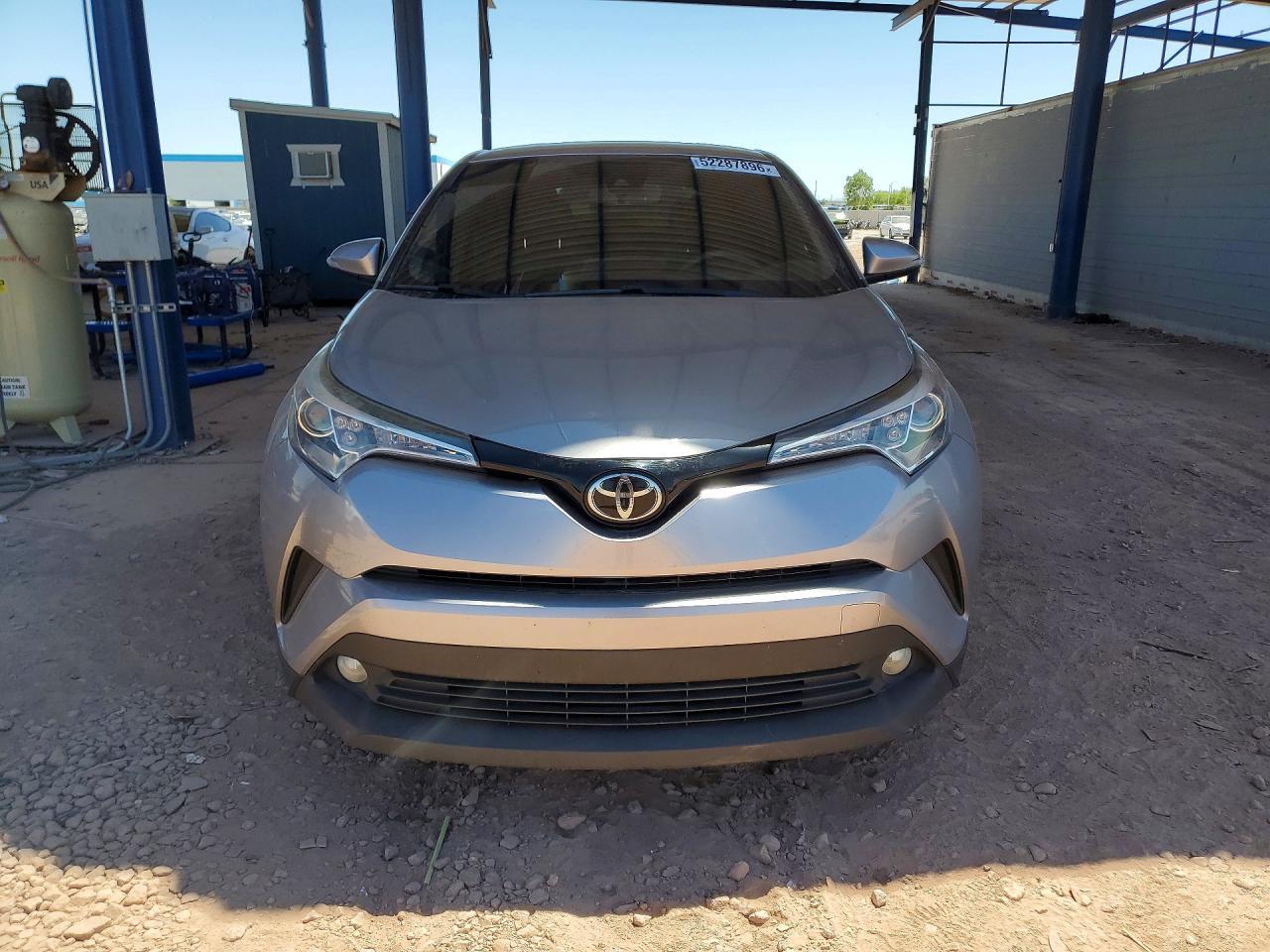 2018 Toyota C-Hr Xle Premium - Image 5