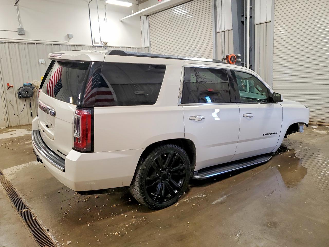 2015 GMC Yukon Denali - Image 3