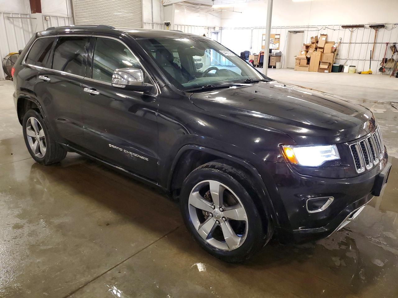2014 Jeep Grand Cherokee Overland - Image 4