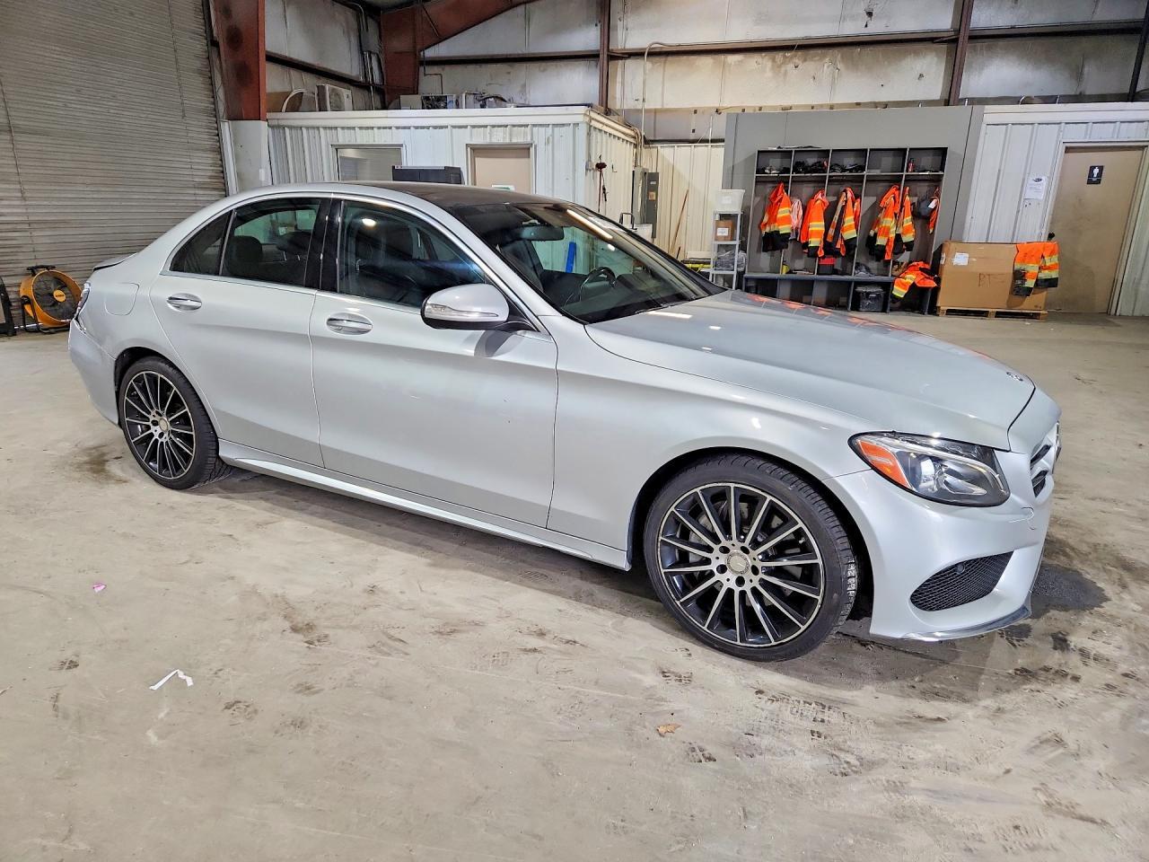 2015 Mercedes-Benz C 300 4Matic - Фото 4