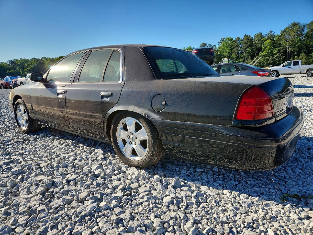 2007 Ford Crown Victoria - Image 2