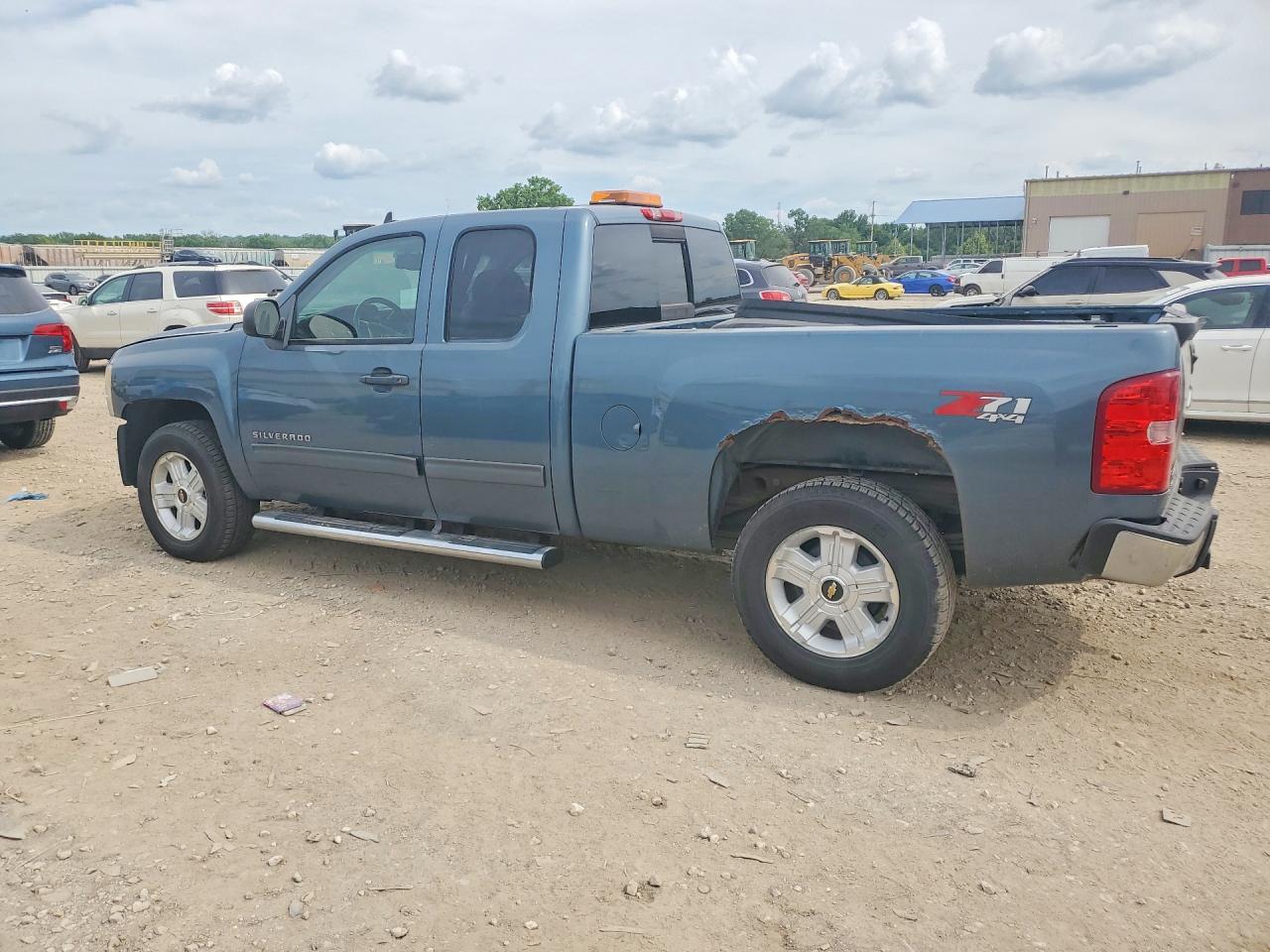 2011 Chevrolet Silverado K1500 Lt - Фото 2