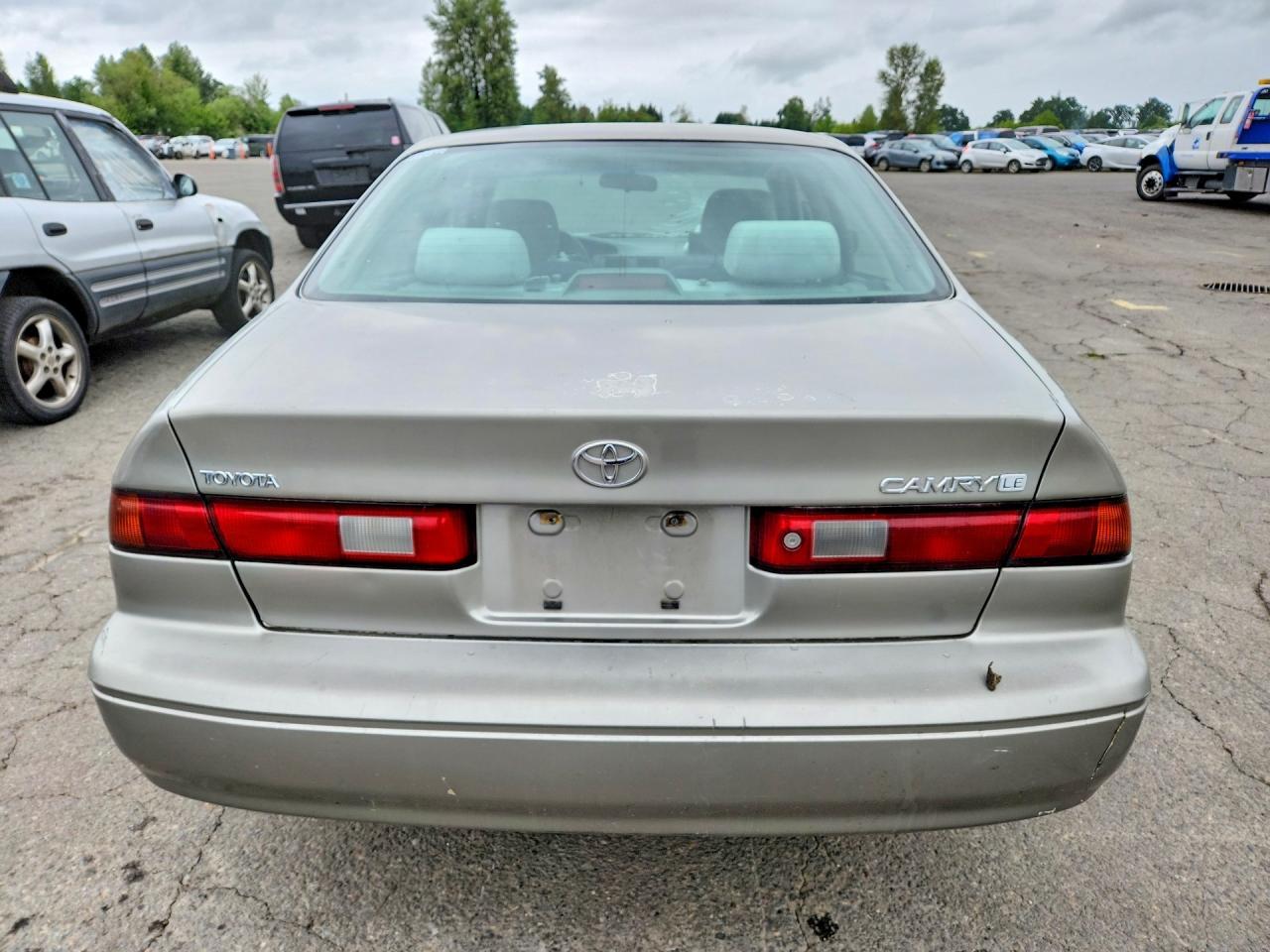 1998 Toyota Camry Le - Фото 6