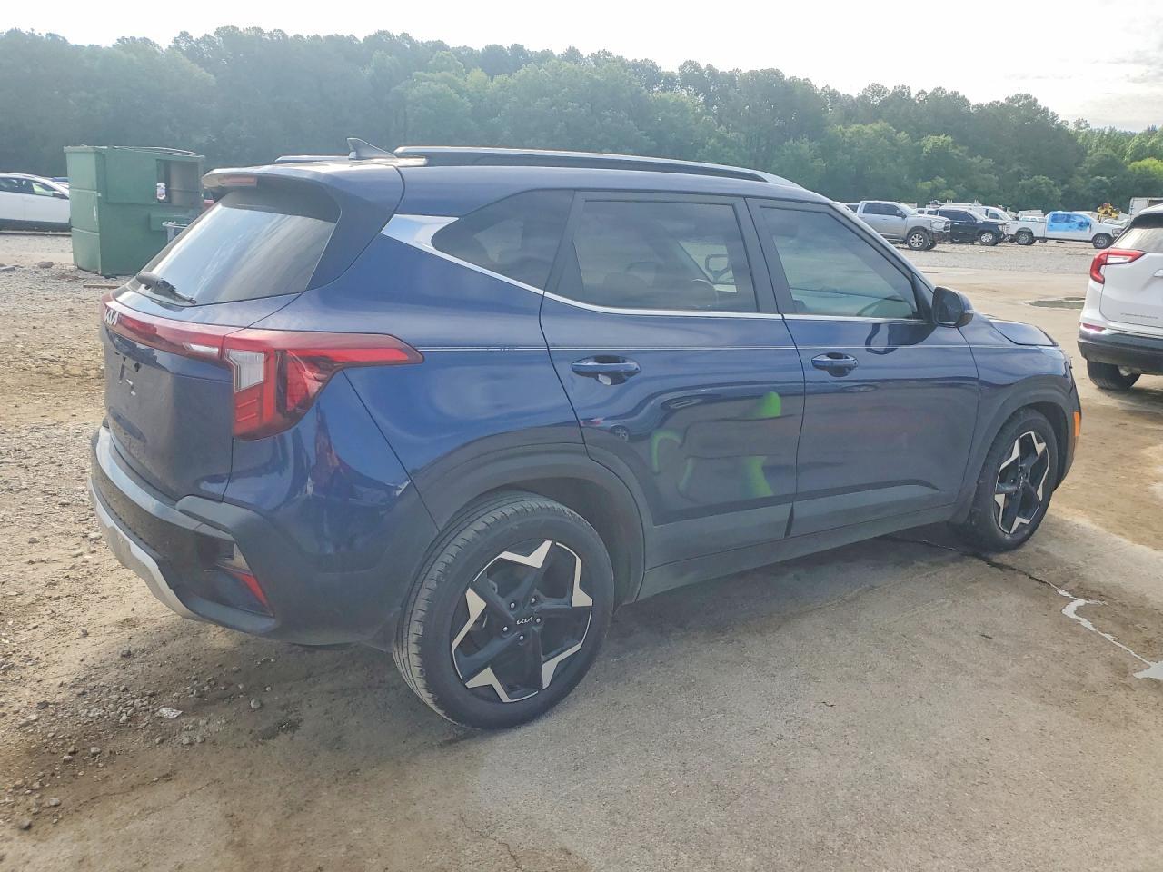 2024 Kia Seltos Ex - Image 3