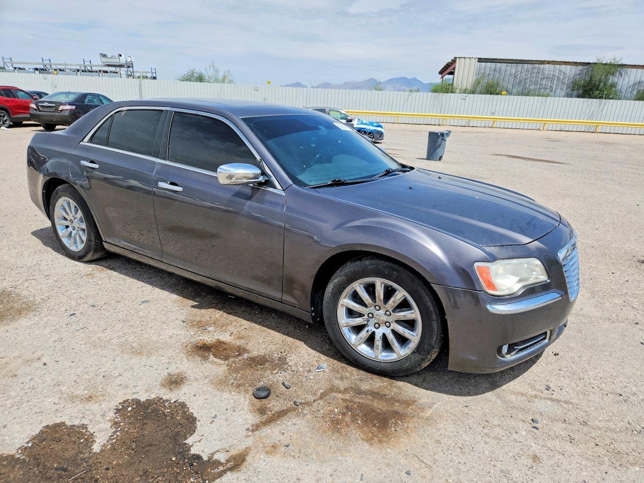2014 Chrysler 300C - Фото 4