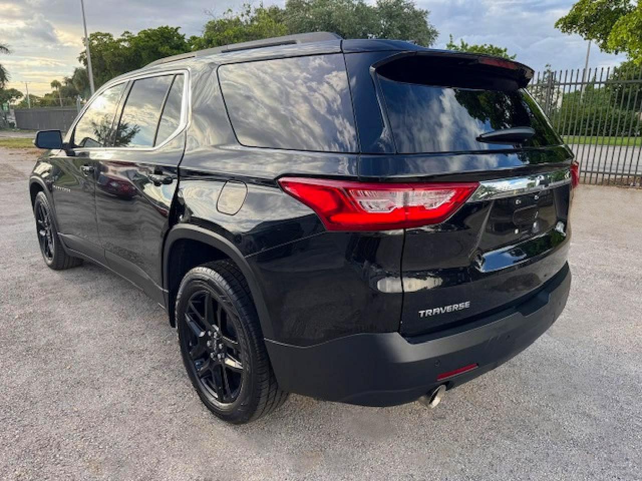 2021 Chevrolet Traverse Lt - Фото 2