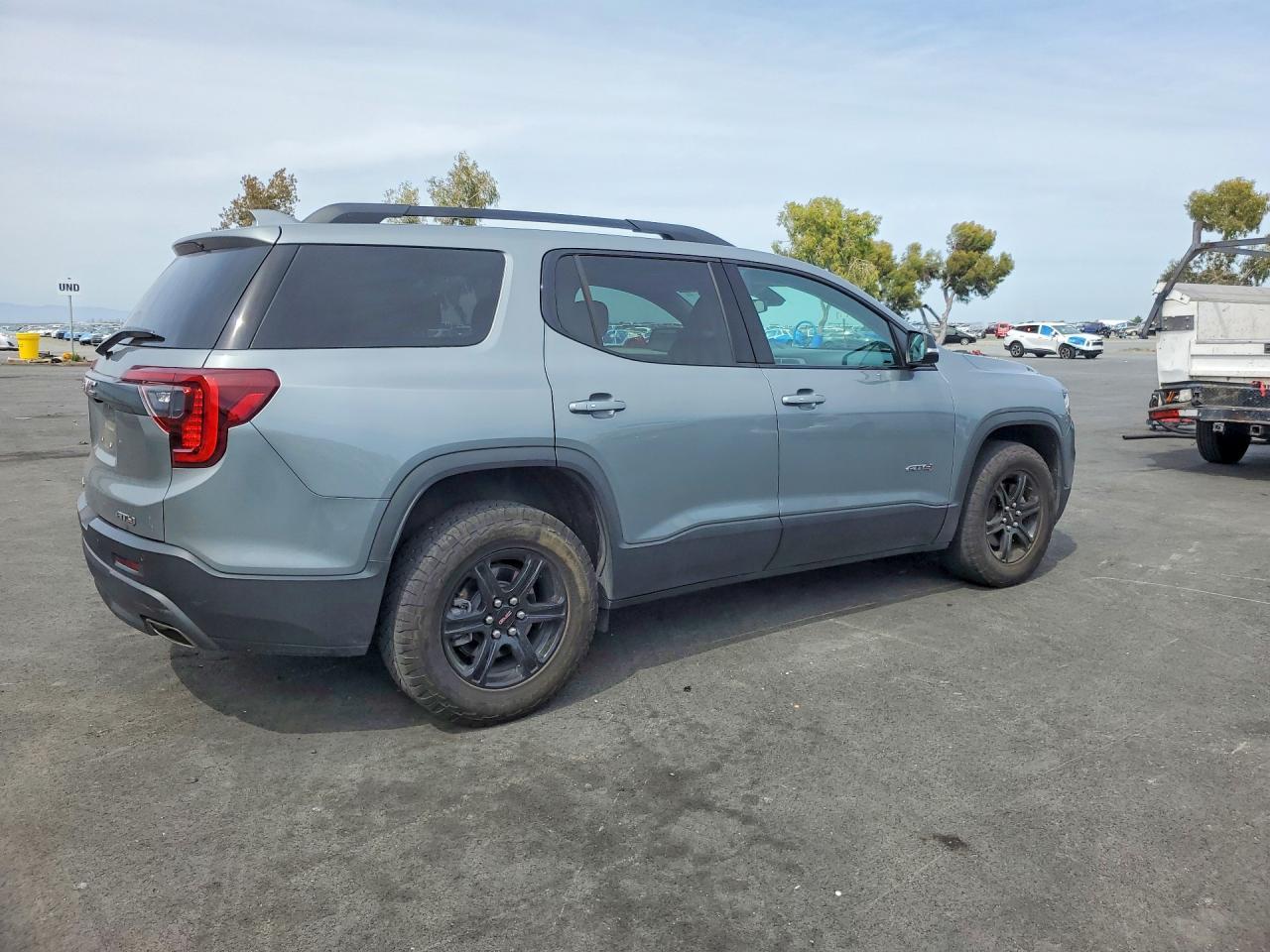2023 GMC Acadia At4 - Image 3