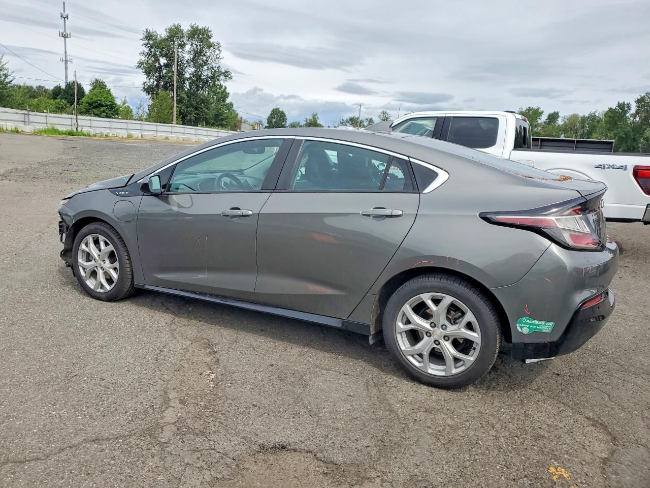 2016 Chevrolet Volt Ltz - Image 2