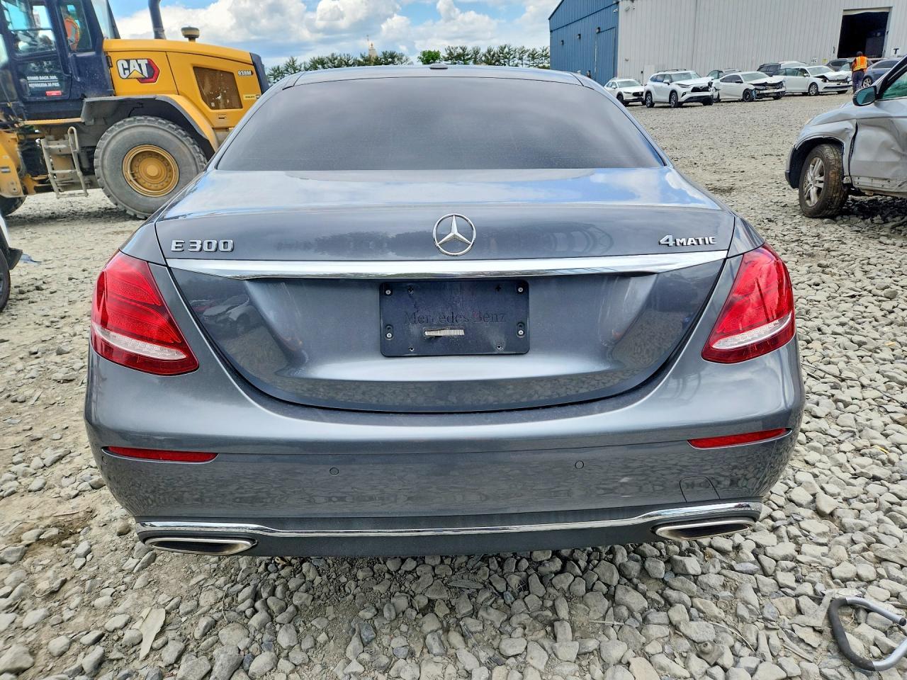 2018 Mercedes-Benz E 300 4Matic - Image 6