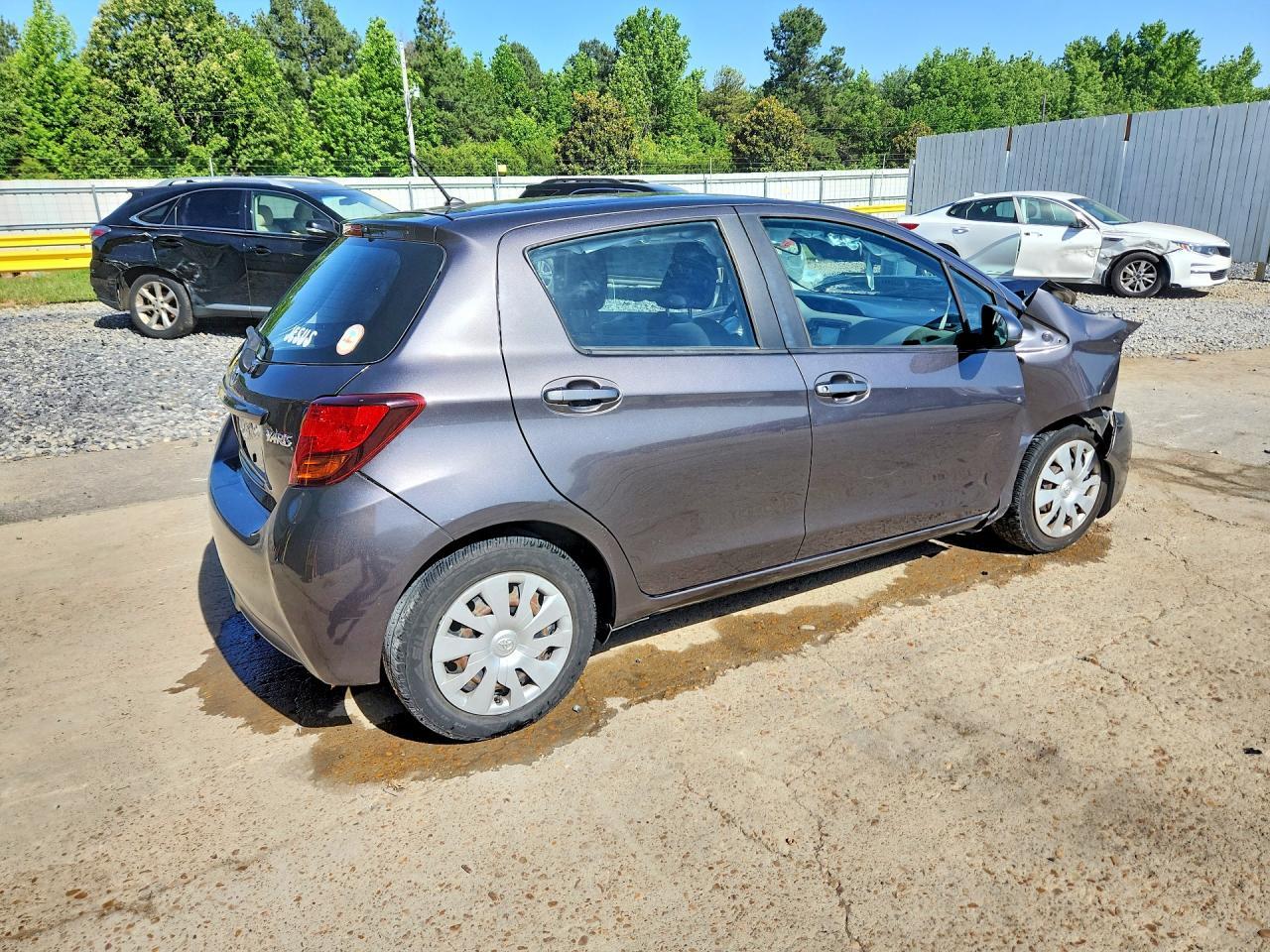 2017 Toyota Yaris 5-Door L Fleet - Image 3