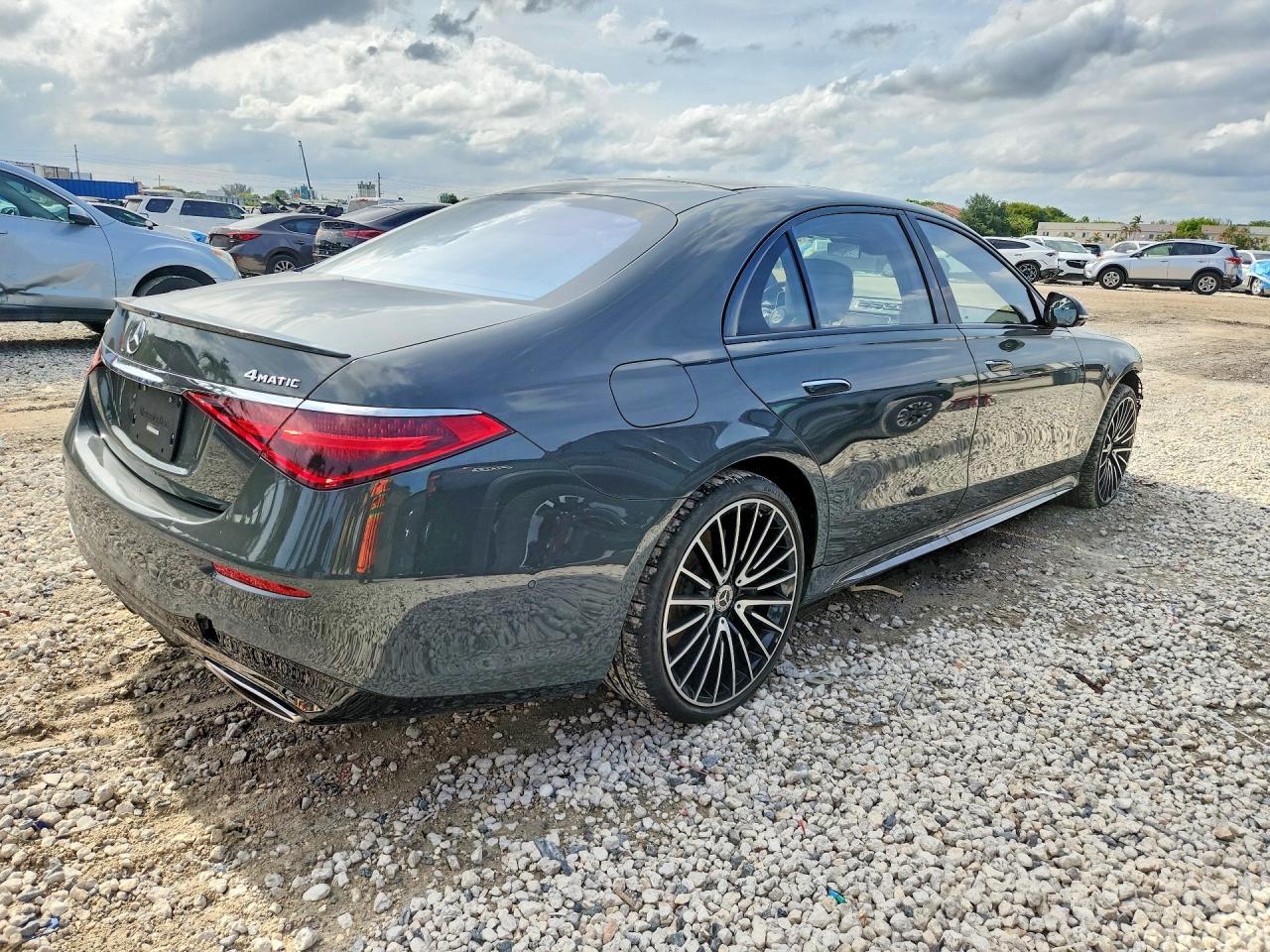 2023 Mercedes-Benz S 580 4Matic - Image 3