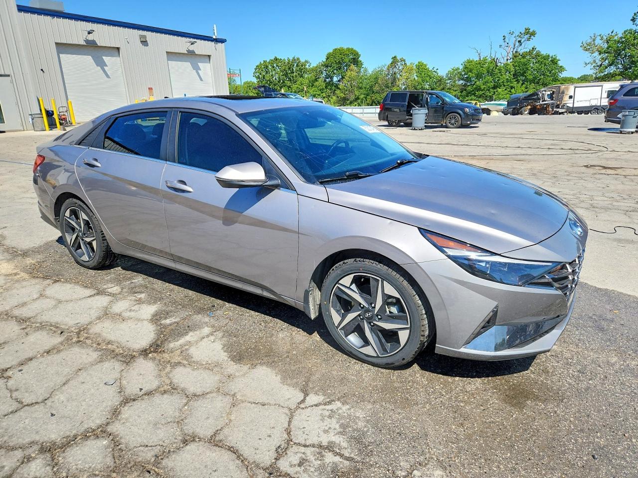 2023 Hyundai Elantra Limited - Фото 4