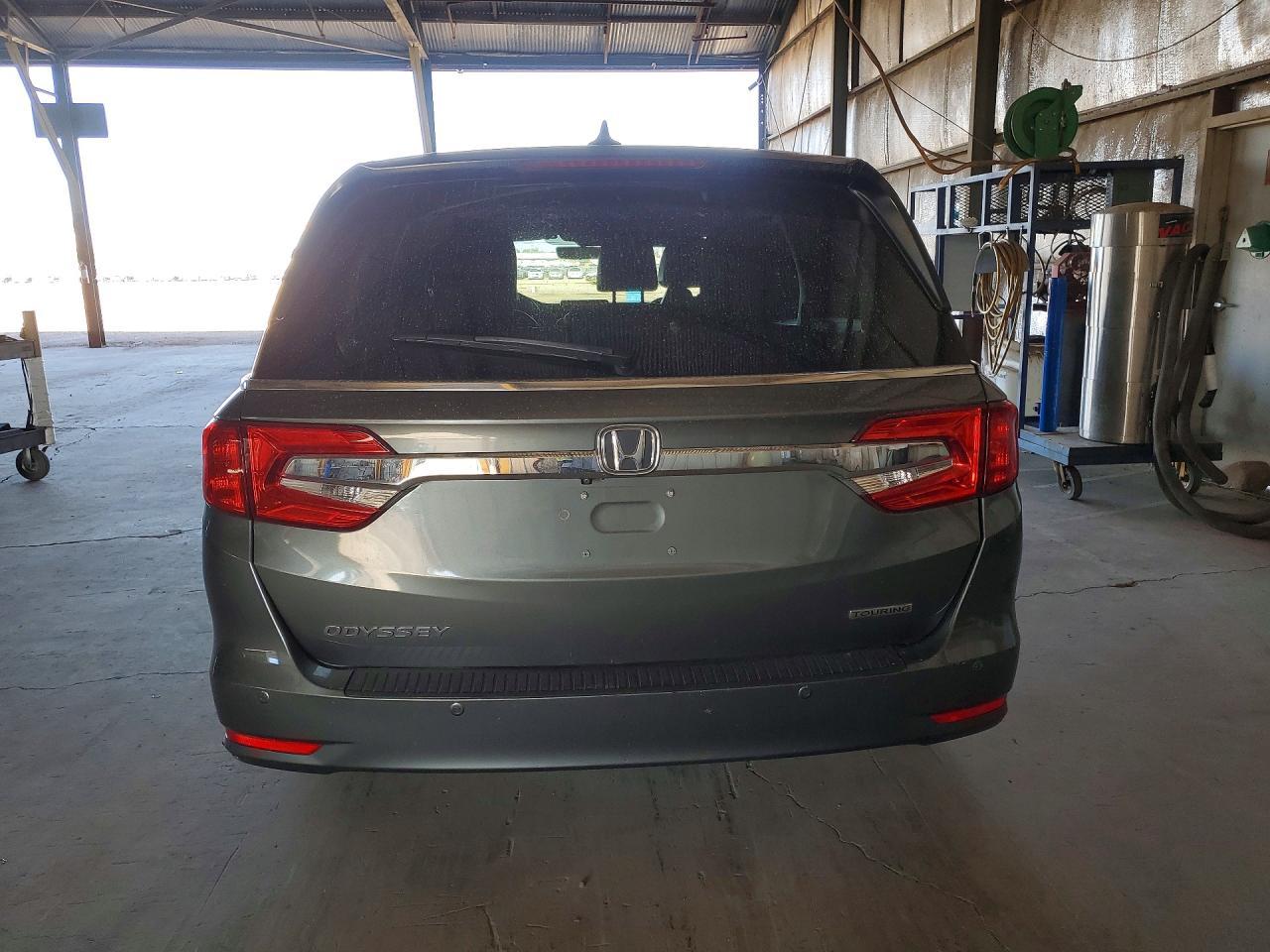 2018 Honda Odyssey Touring - Фото 6