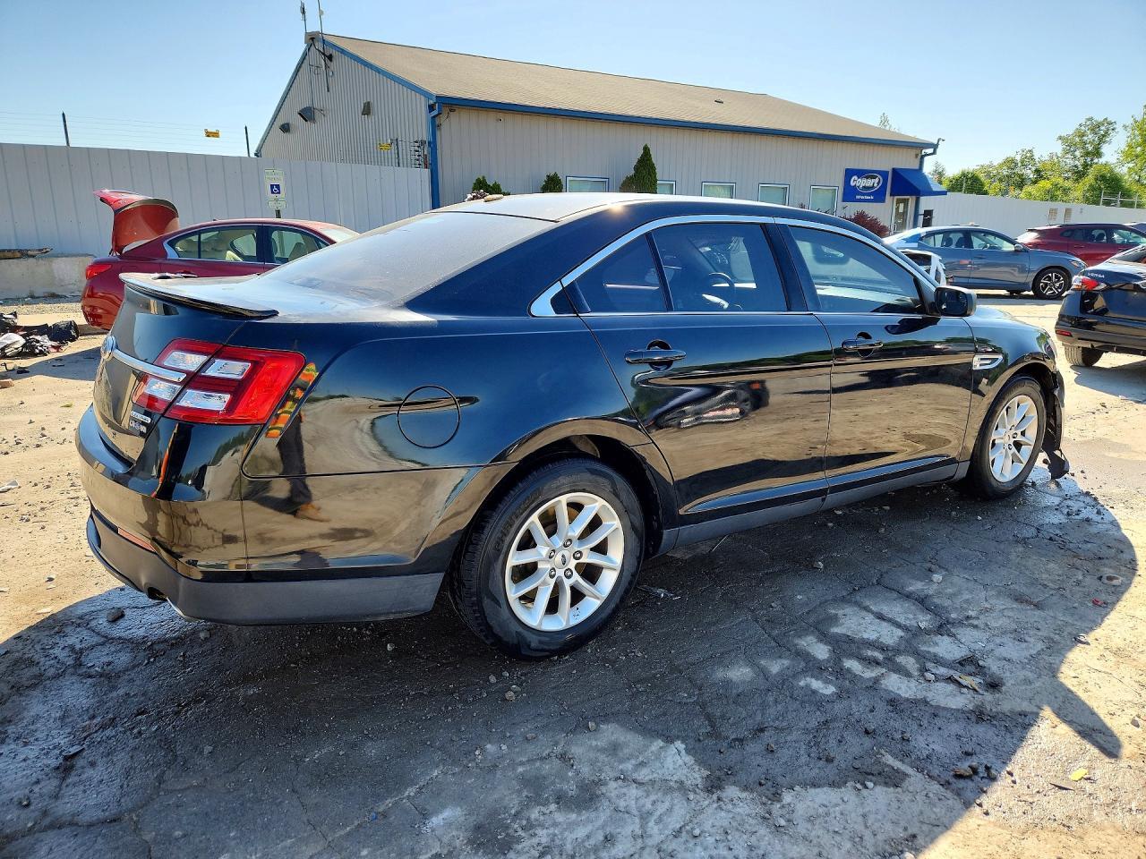 2014 Ford Taurus Se - Фото 3