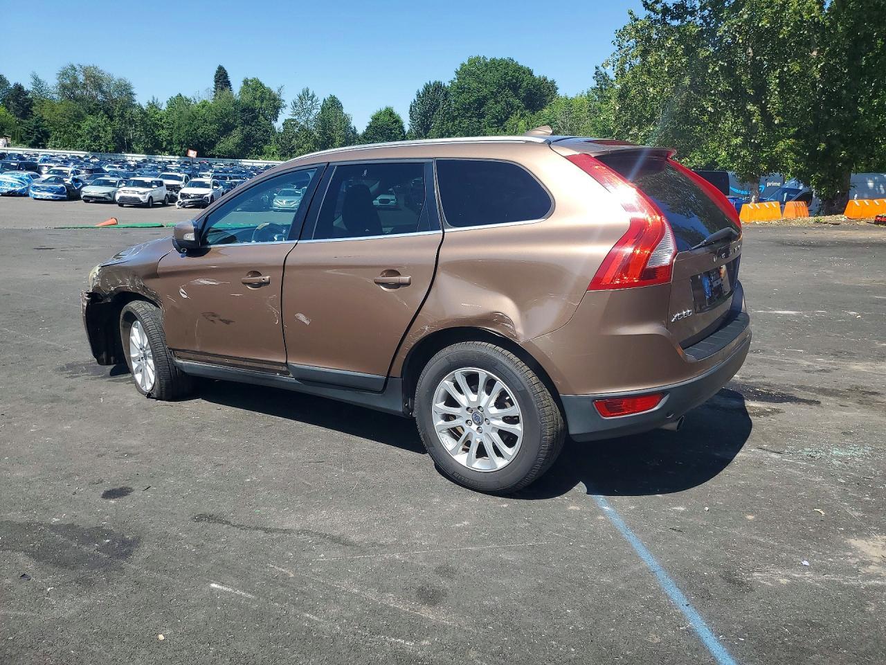 2010 Volvo Xc60 - Image 2