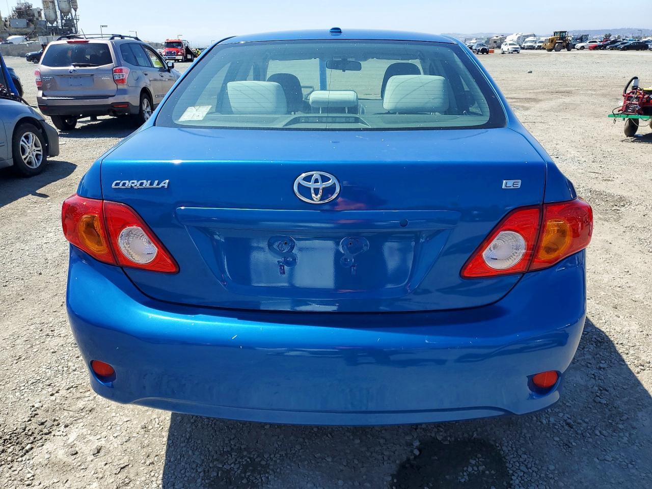 2010 Toyota Corolla Le - Фото 6
