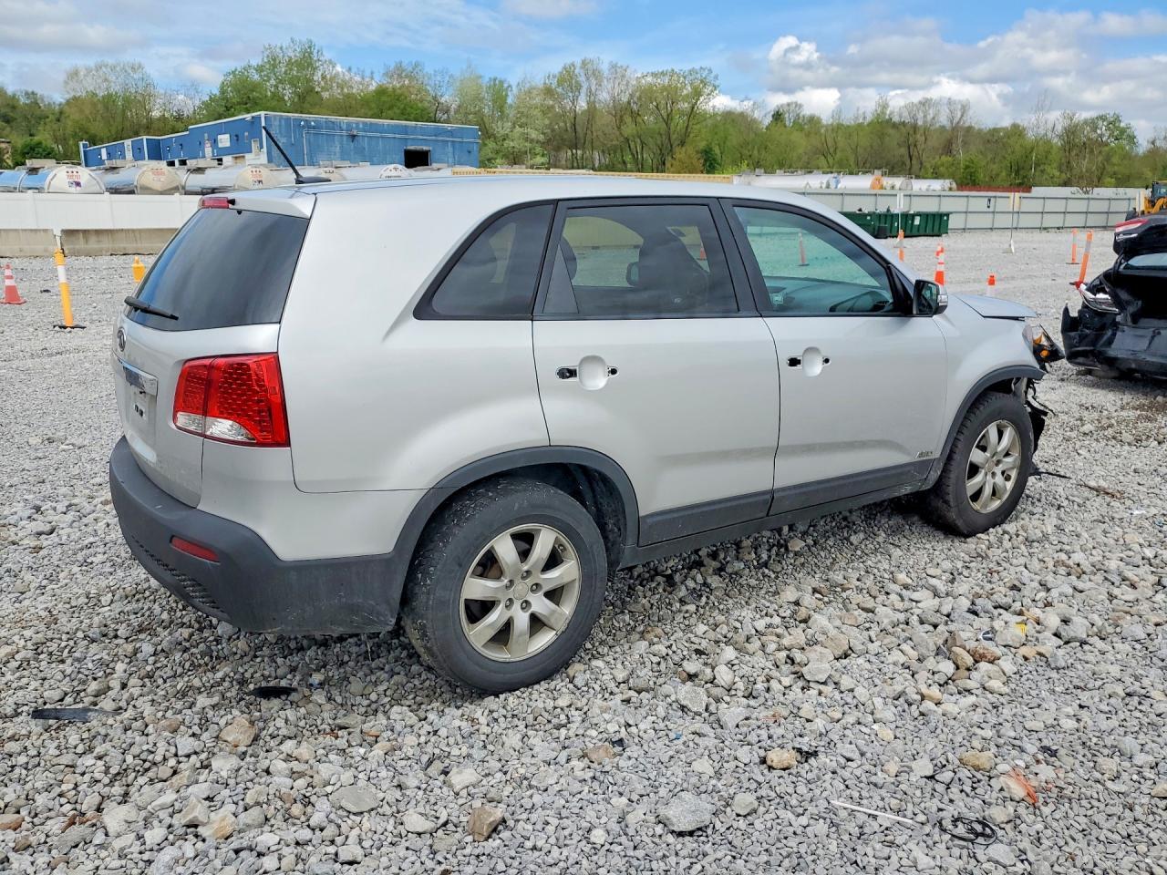 2011 Kia Sorento Lx - Image 3