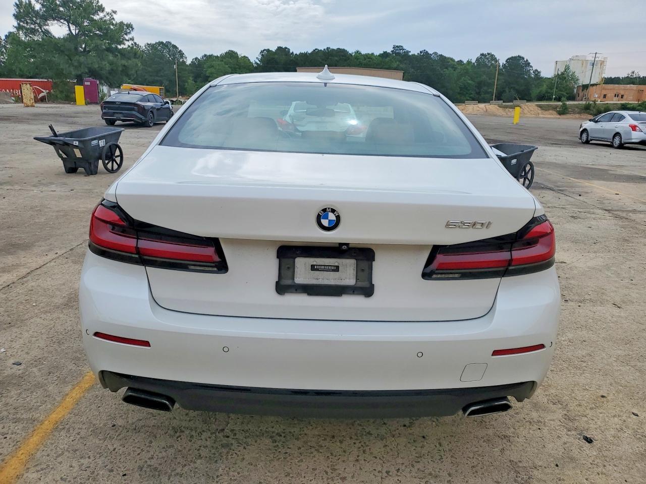 2021 BMW 530 I - Фото 6