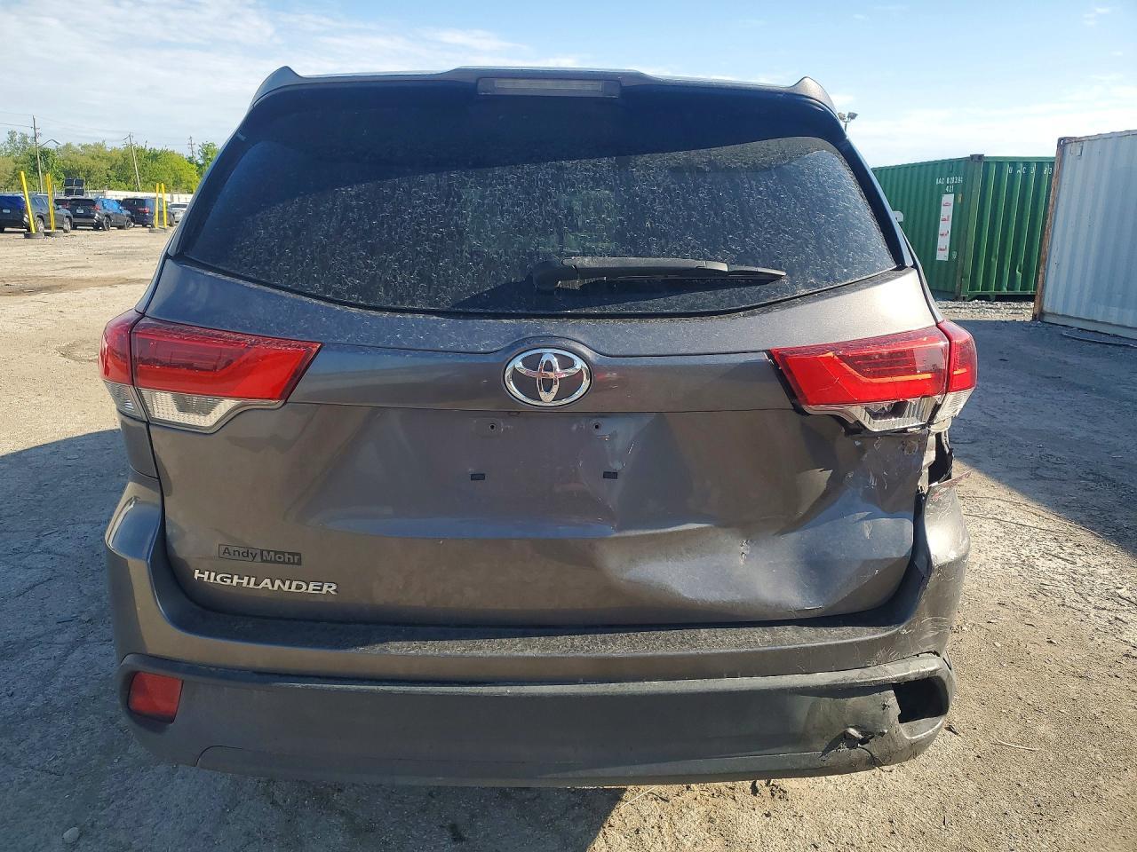2017 Toyota Highlander Le - Фото 6