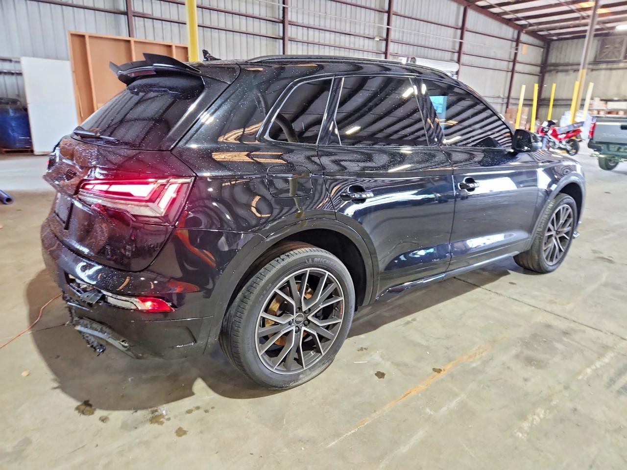 2022 Audi Sq5 Premium Plus - Фото 3
