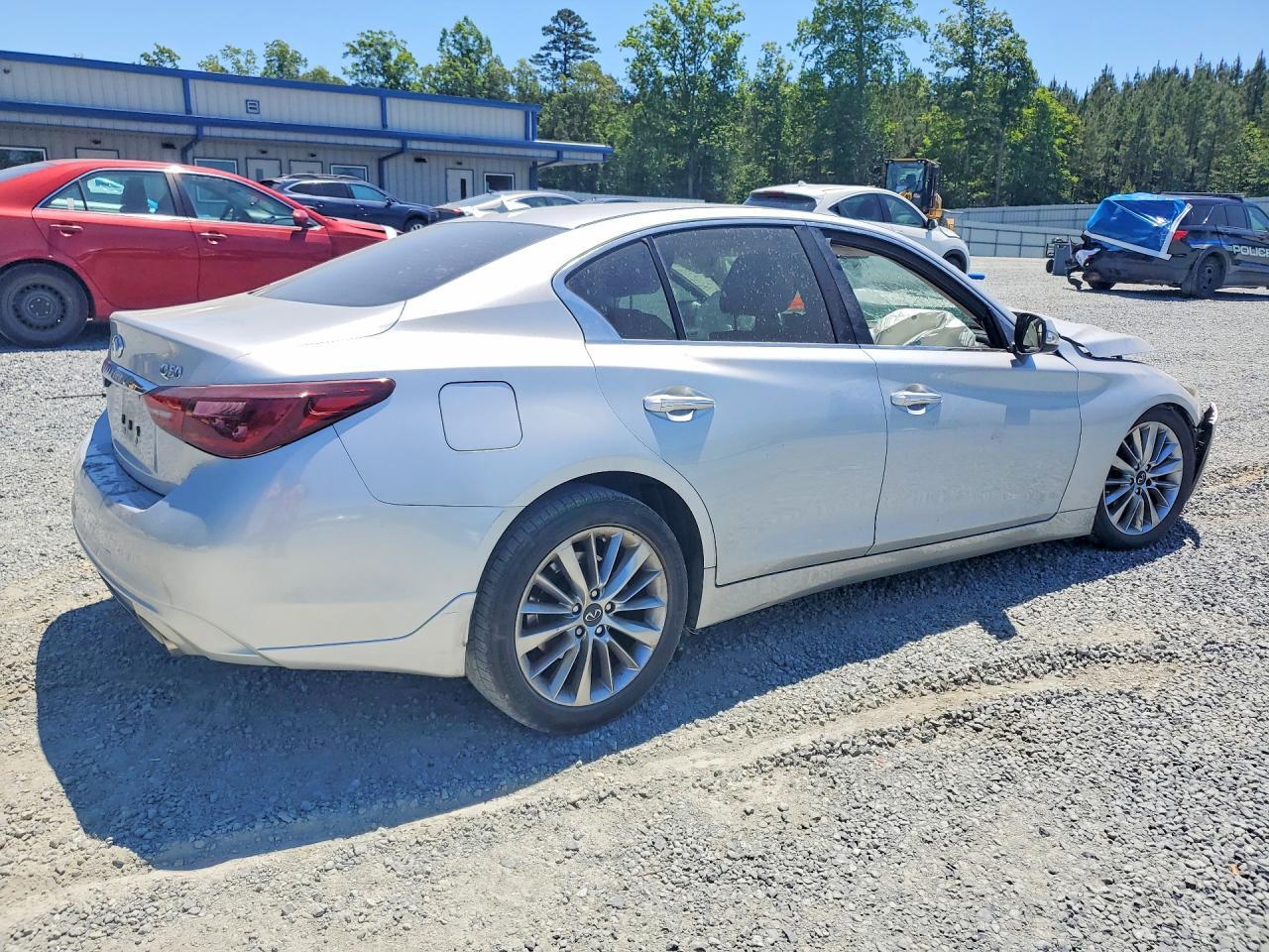 2020 Infiniti Q50 3.0T Luxe - Image 3