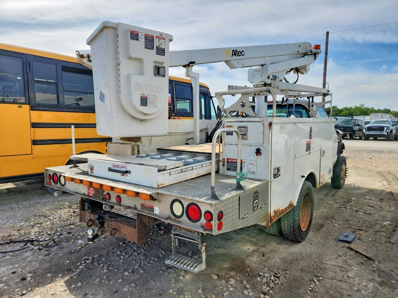 2013 Ford F450 Super Duty Bucket Truck - Фото 4