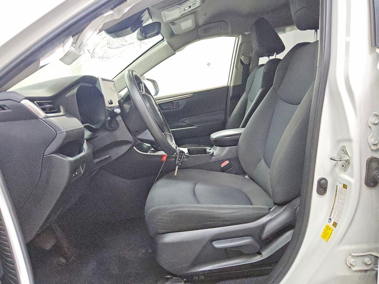 2023 Toyota Rav4 Le - Image 7