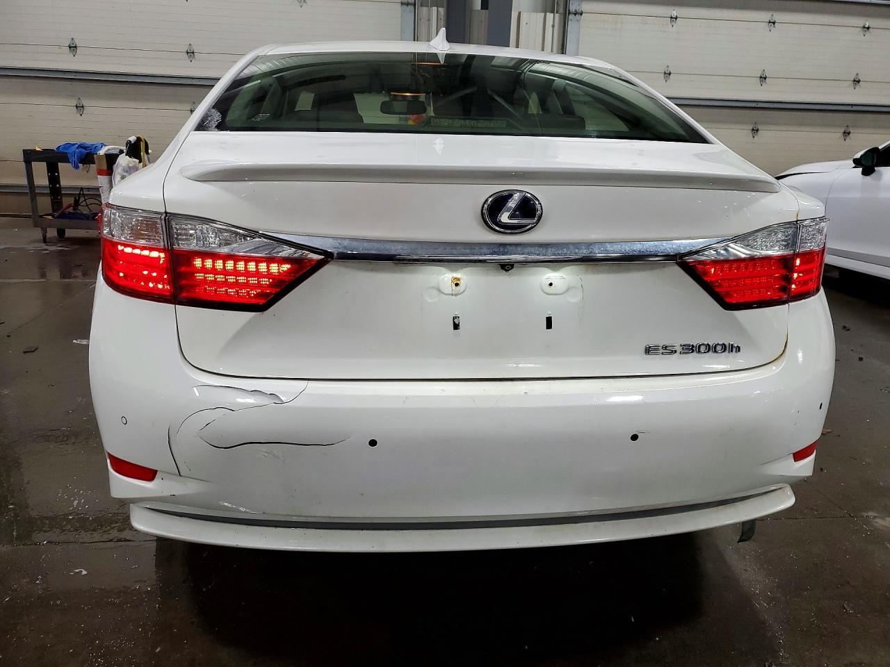 2015 Lexus Es 300H - Фото 6