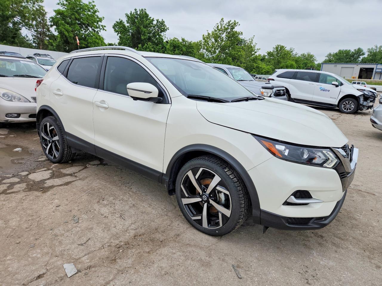 2022 Nissan Rogue Sport Sl - Image 4
