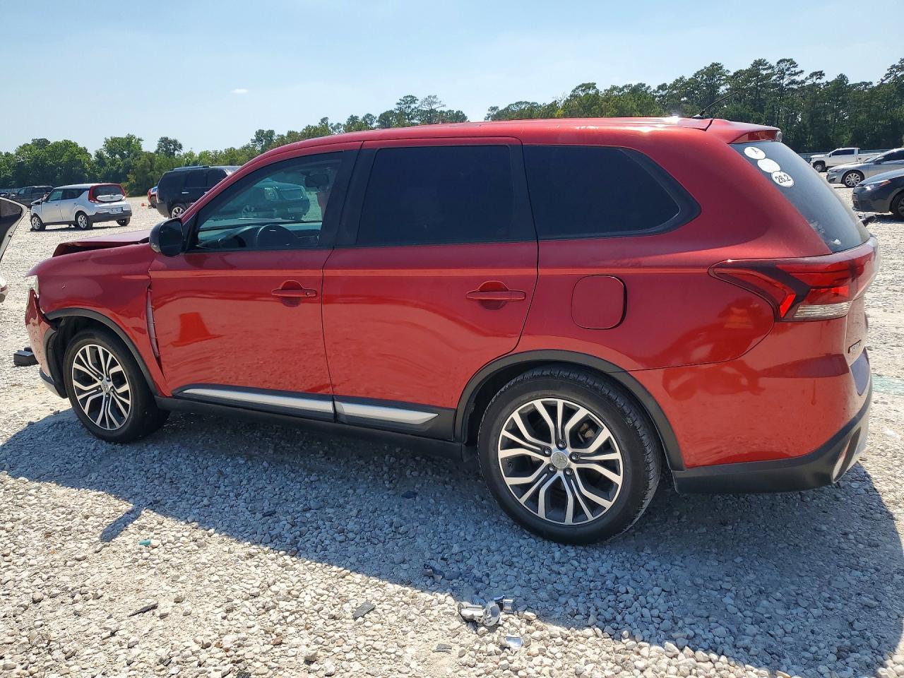 2016 Mitsubishi Outlander Es - Image 2