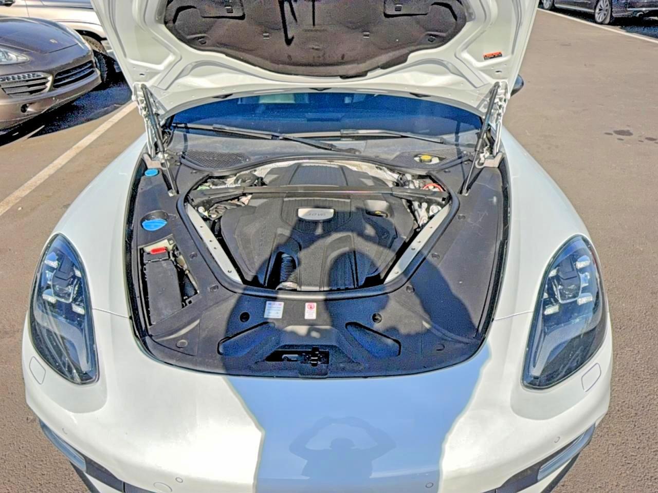 2017 Porsche Panamera 4 - Image 7