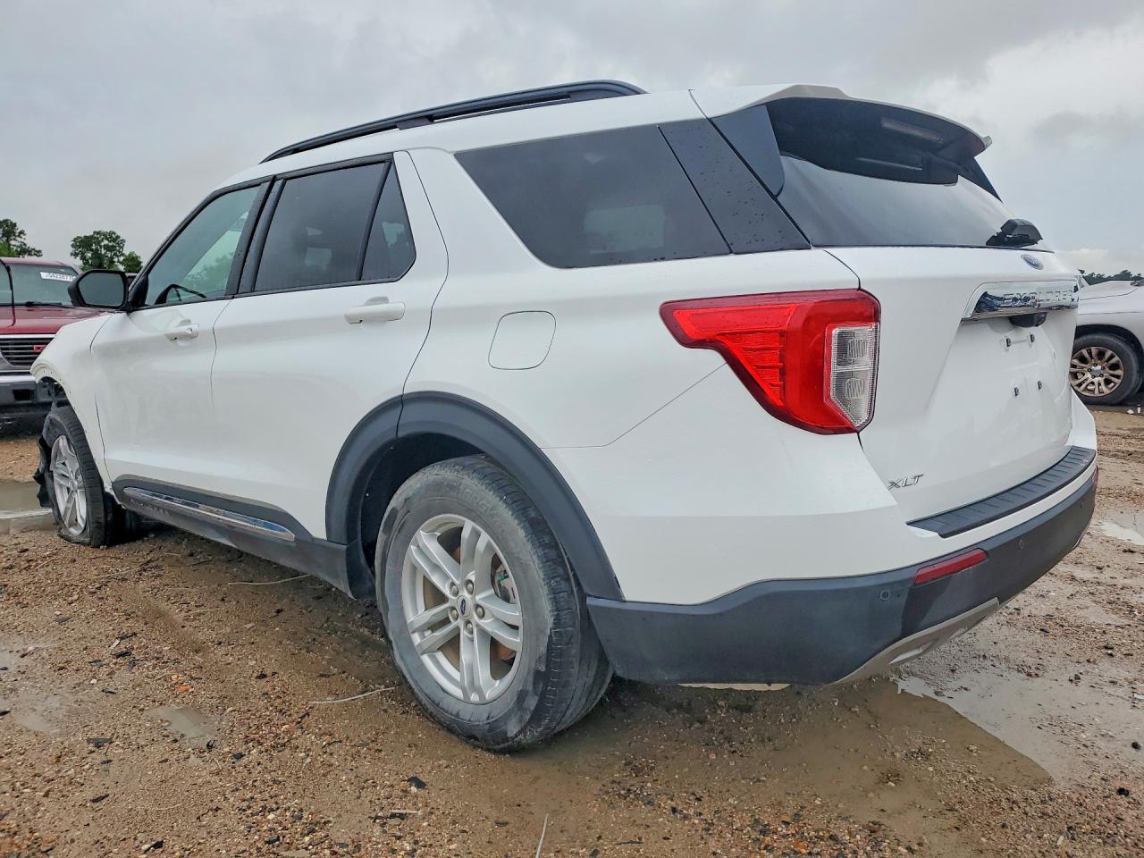 2022 Ford Explorer Xlt - Фото 2