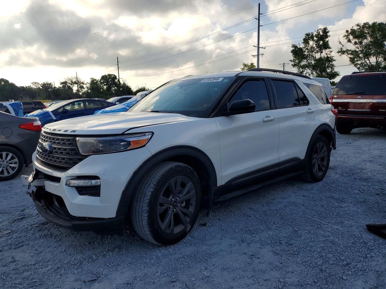 2023 Ford Explorer Xlt