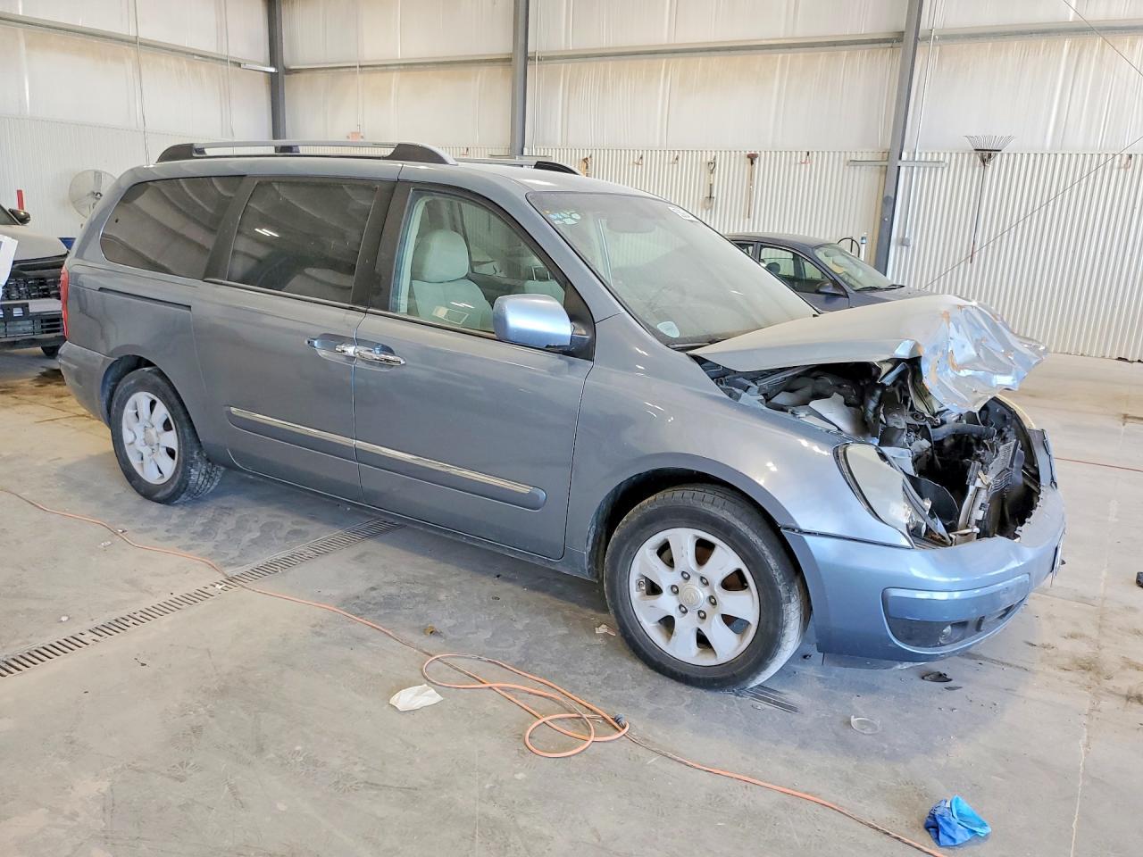 2007 Hyundai Entourage Gls - Image 4