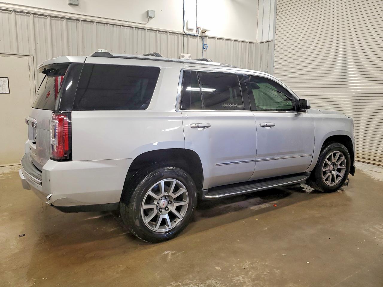 2017 GMC Yukon Denali - Фото 3
