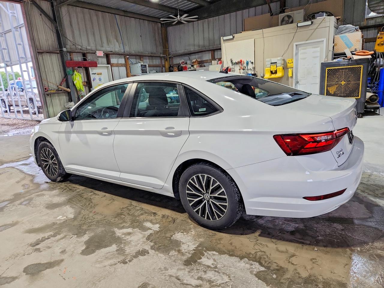 2021 Volkswagen Jetta S - Фото 2