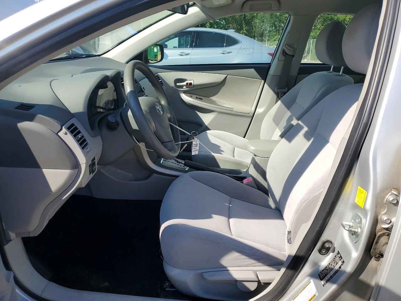 2010 Toyota Corolla Le - Фото 7