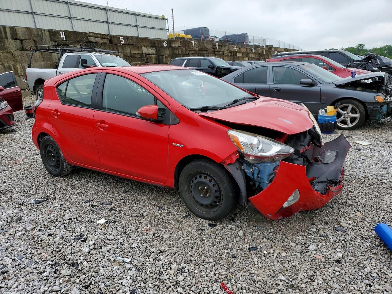 2016 Toyota Prius C Two - Image 4