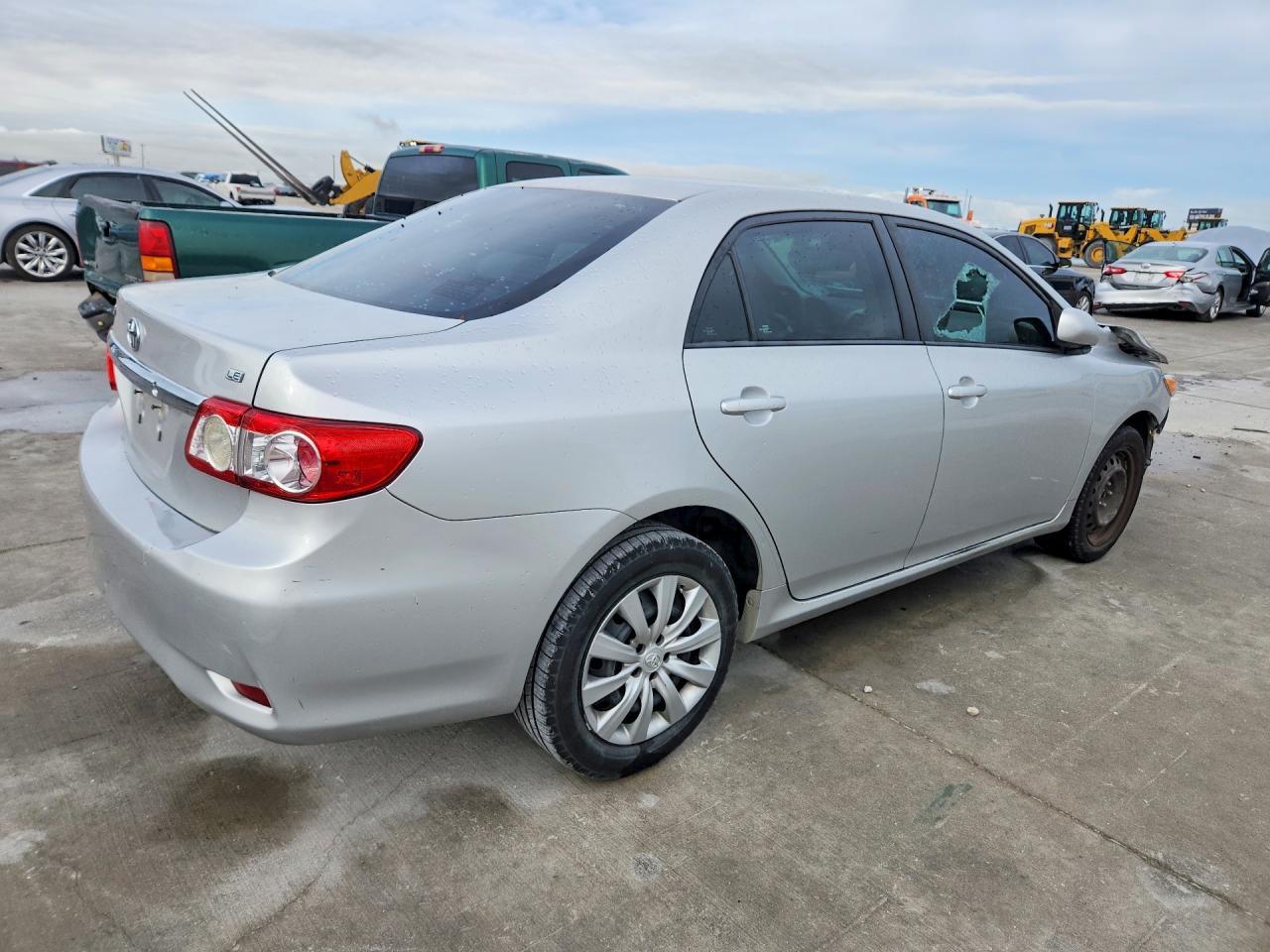 2012 Toyota Corolla Le - Фото 3